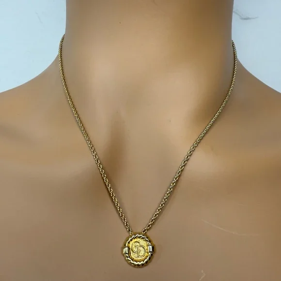 Authentic Christian Dior CD Logo Circle Gold Necklace. - Picture 5 of 8